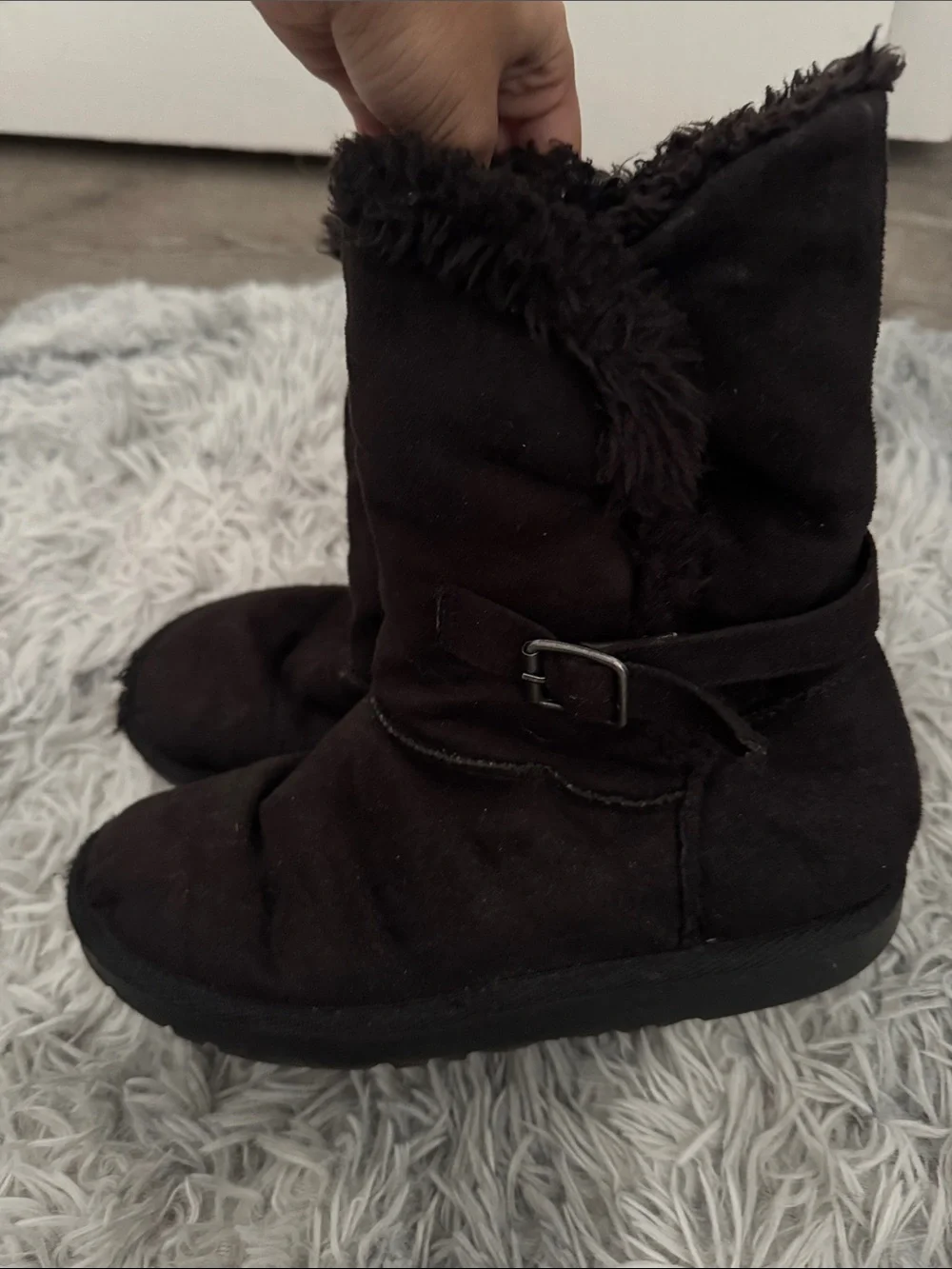 Girl’s Black Faux Fur Lined Winter UGG Boots (4M)
